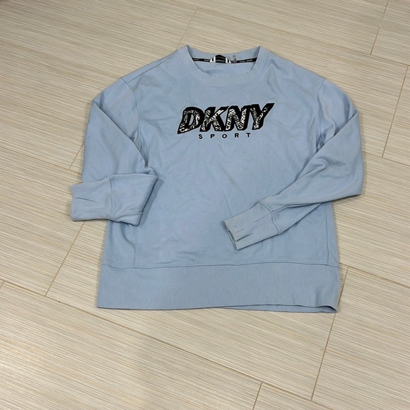 Tops - DKNY TOP!!!!!